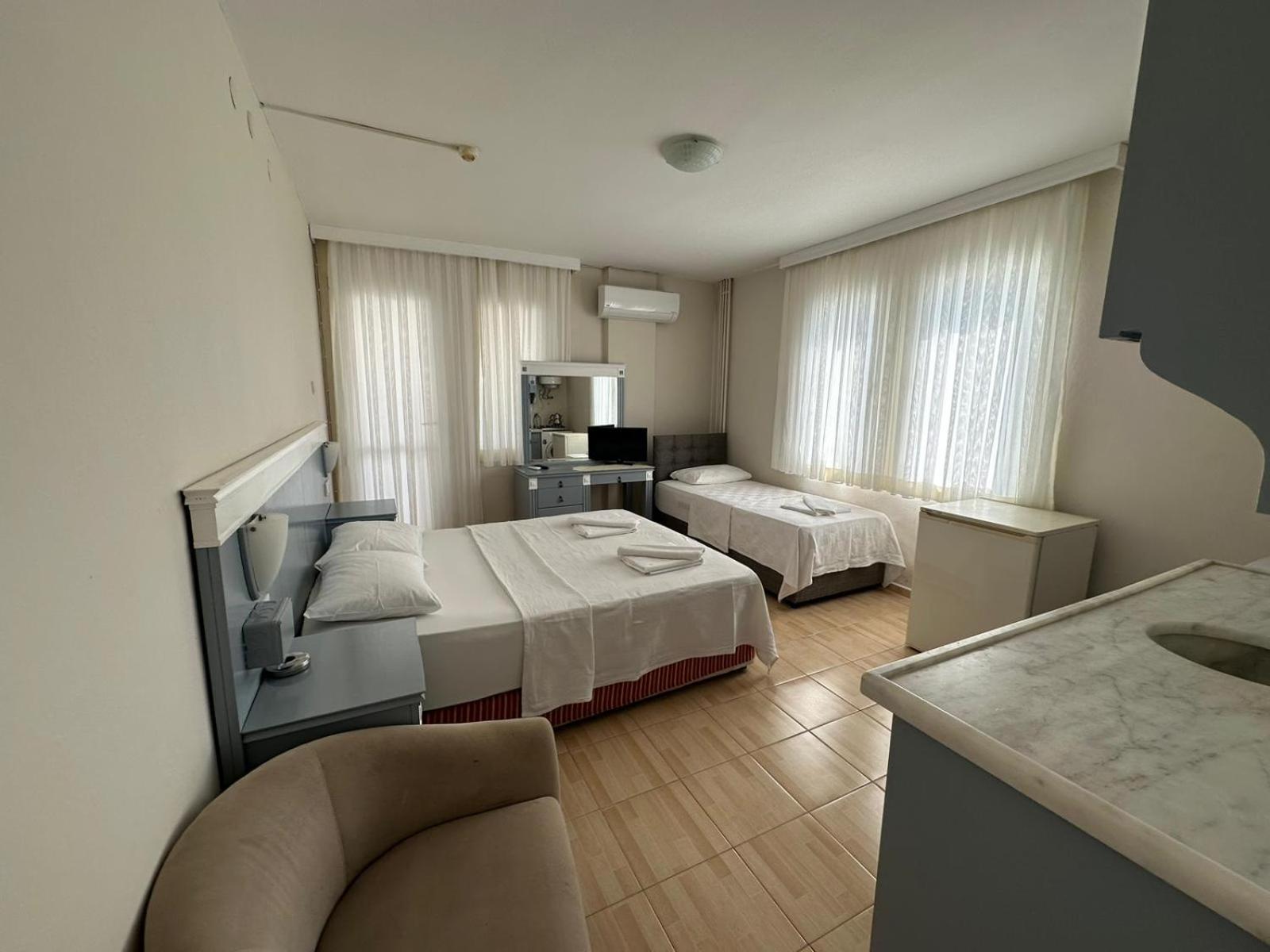 Cicek Apart Hotel Cesme Exterior photo